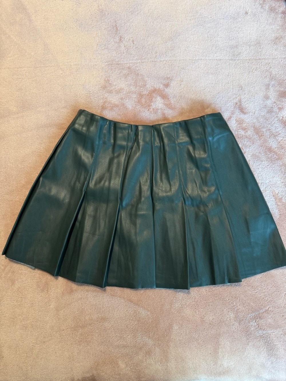 NWT dRA Los Angeles Faux Leather Pleated Mini Skirt, Green, Size Medium